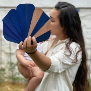 GINKO BLEU  Éventail Hégoa en bois – Image 3
