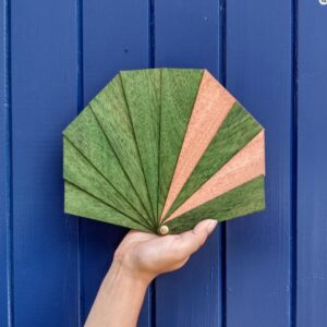 PALME VERTE Éventail Hégoa en bois